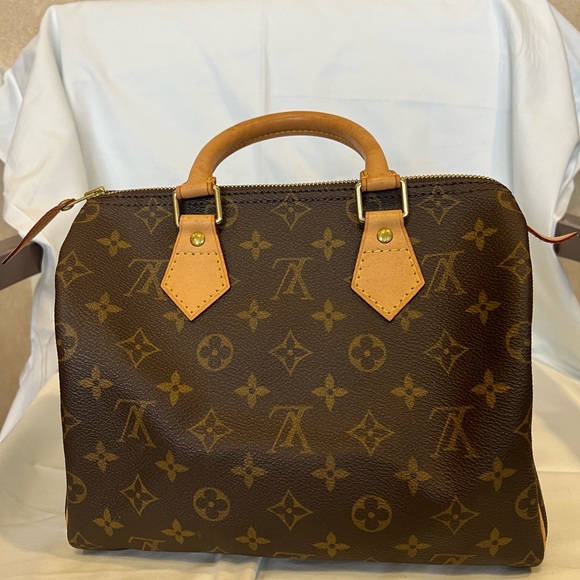 Authentic Louis Vuitton Speedy 25cm Handbag - Picture 4 of 12